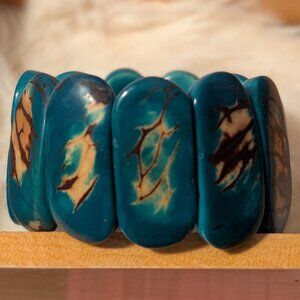 ✨ Fiore Bracelet – Modern Floral Statement Jewelry ✨